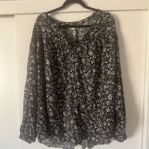 Old Navy Black and White Floral Top